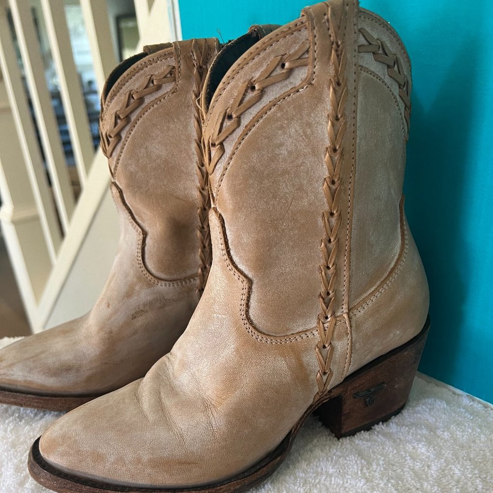 Lane Boots - Everyday Emma Bootie - Size 6